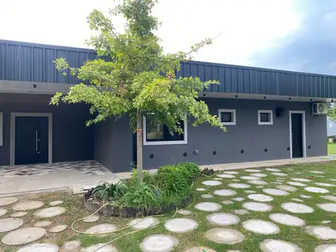 Casa 4 ambientes con 4 baños