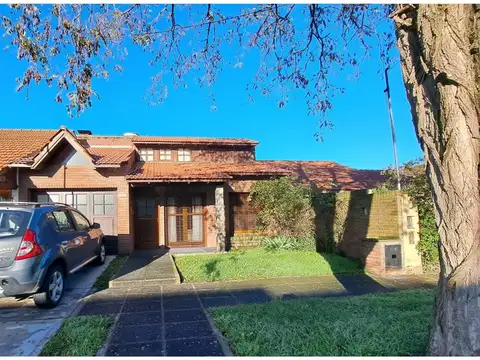 Chalet De 3 Amb. Con Pileta- Rio Negro 4400
