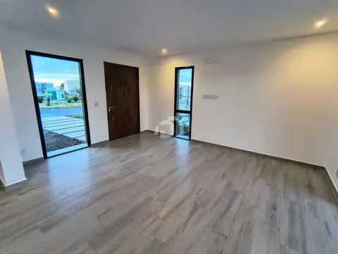 Casa 4 ambientes con 3 baños