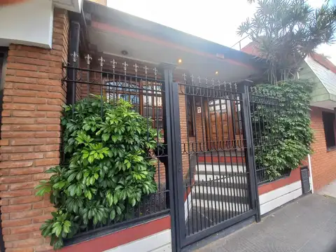 Venta casa 5 amb cochera, pileta Matadero