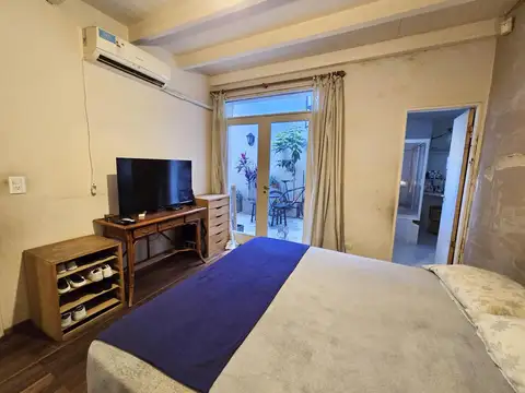 Casa al frente en venta Mendoza y Bv Oroño Rosario Patio Terraza PH