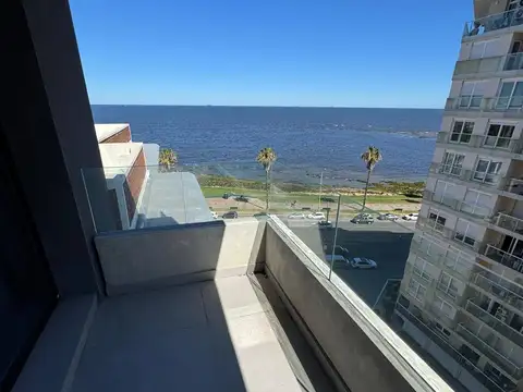 VENTA APARTAMENTO MONOAMBIENTE  CON VISTA AL MAR Y RAMBLA en Punta Carretas