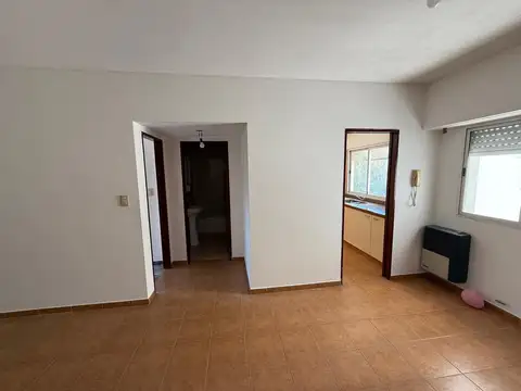 Caseros 2400, Piso 3