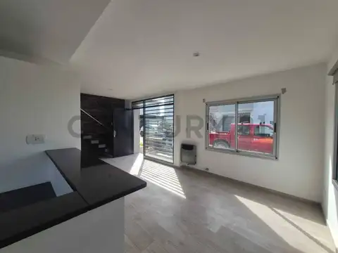 513  entre 142 y 143 4700, Piso 0