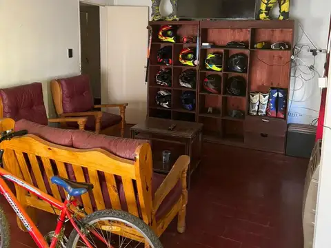 ¡Se vende una casa encantadora en Roque Pérez! Con una ubicación excepcional y todos los servicios para vivir tus sueños!