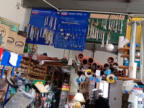 Casa en venta - 2 Dormitorios 1 Baño - Local - Mendoza