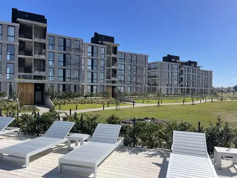 Departamento sobre el golf  en venta en Pilará Residence, Pilara, Pilar