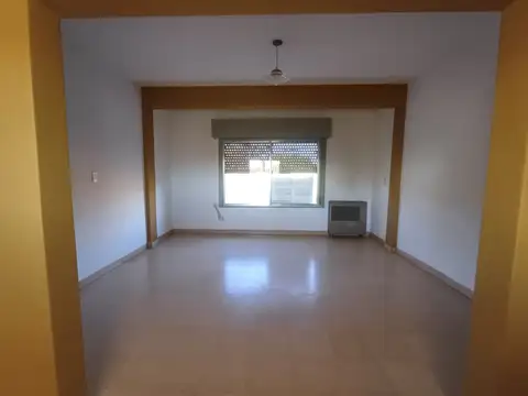 CALLE CESAR CIPOLLETTI N° 100