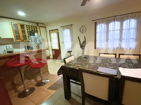 Depto Tipo Casa 5 ambientes con 2 baños
