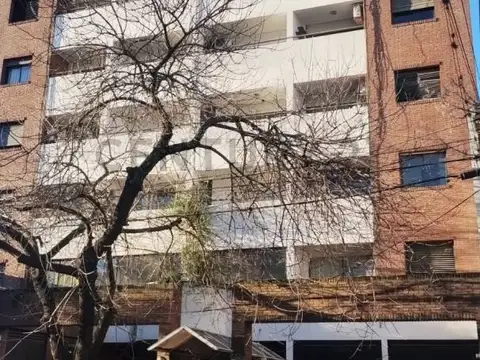 Venta de cochera cubierta en pleno centro de La Plata