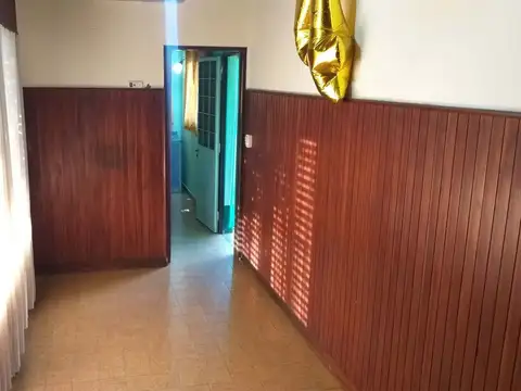 VENTA CASA TRES AMBIENTES C/COCHERA QUILMES OESTE