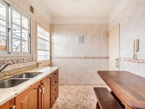 Depto Tipo Casa en Venta con 1 cocheras