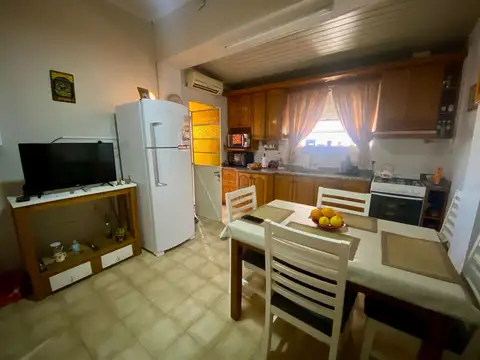 Casa 6 ambientes con 3 baños