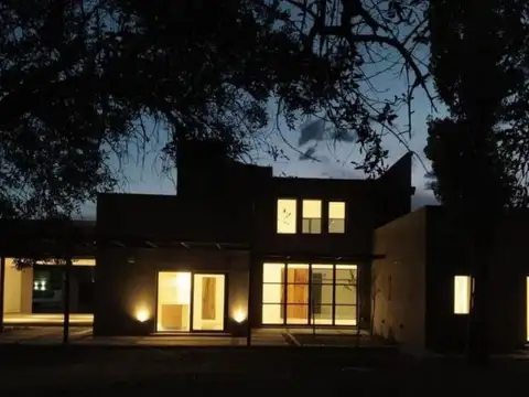 Jensen y Avenida Domingo Faustino Sarmiento