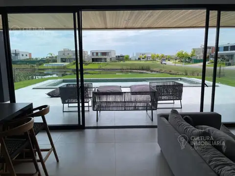 Casa en Venta en Barrio el Cazador, USD 790.000
