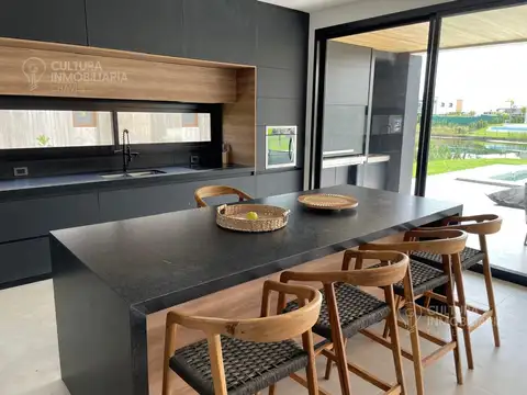 Casa en Venta de 5 dormitorios