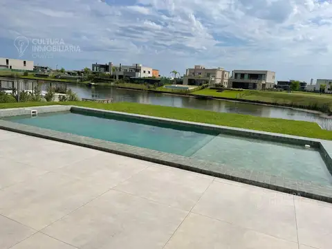 Casa 6 ambientes con 3 baños