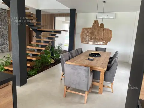 VENTA CASA PUERTOS DEL LAGO 6 AMBIENTES CON PILETA