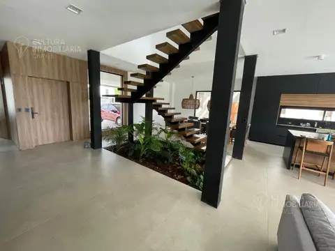 Barrio Costas, Puertos del Lago