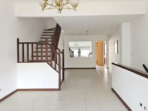 Depto Tipo Casa en Alquiler 22 años