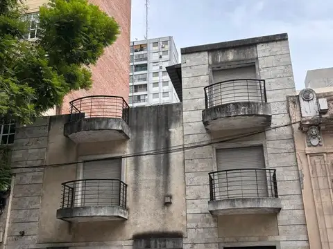 Venta casa 3 dormitorios centro/Patio y terraza