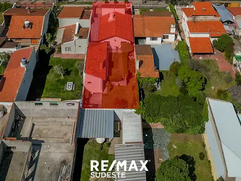 Casa en Venta con 2 cocheras