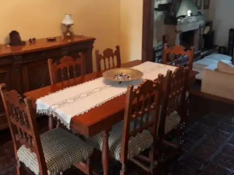 Casa en Venta con 3 cocheras