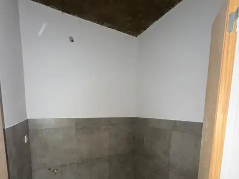 Alsina  al 2100 - LOCAL A