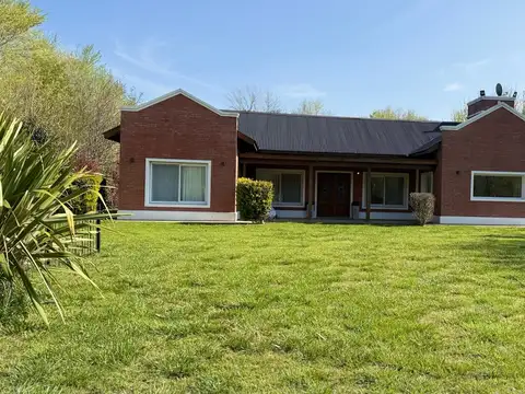 Casa 6 ambientes con 3 baños