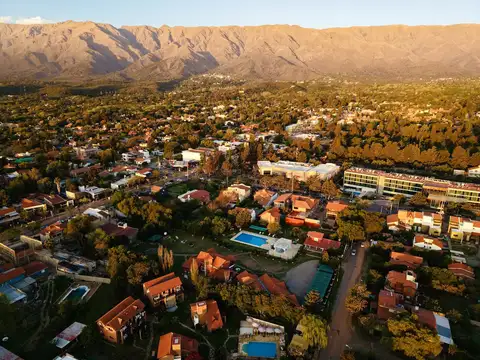 VENTA HOTEL DE CATEGORIA EN MERLO SAN LUIS, A 50 MTS DEL CASINO FLAMINGO.