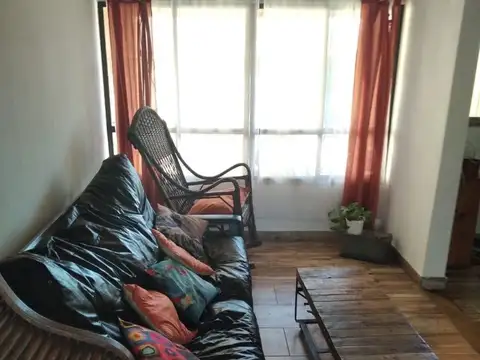 Casa 5 ambientes con 1 baño