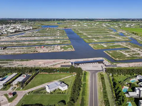 Terreno en Venta 32  mts Fondo