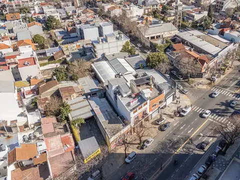 Inmejorable PH con local al frente - San Isidro
