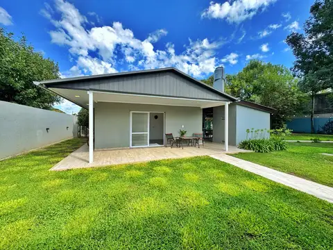 Casa en Venta con 2 cocheras