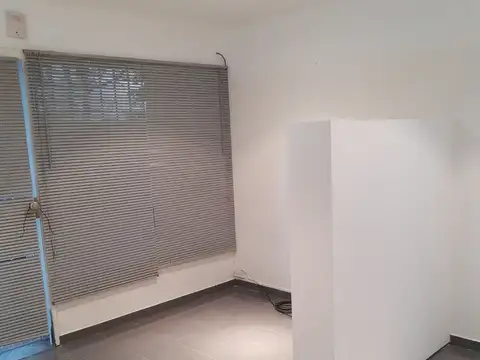 Local en Alquiler en Zona Universidades Bosque, $ 550.000