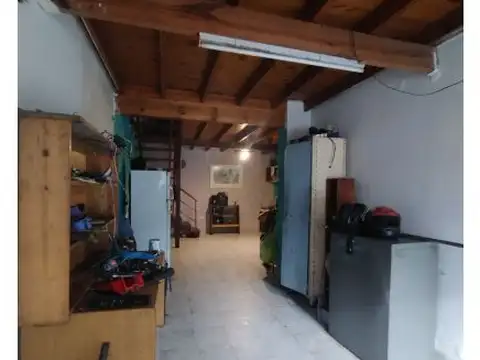 Se vende un departamento de 3 ambientes en PH a refaccionar