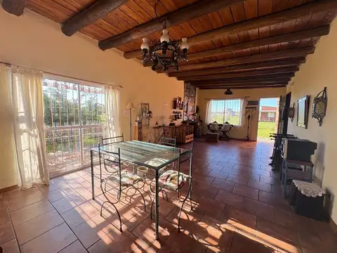 VENTA CASA  ESTILO CAMPO A SOLO  200 MTRS DEL MAR