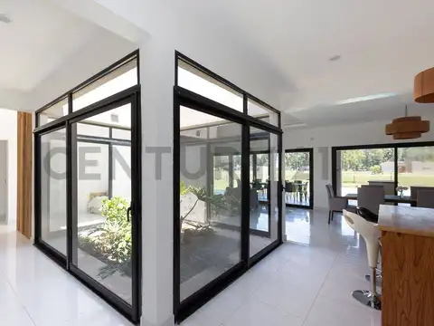 Casa 4 ambientes con 4 baños