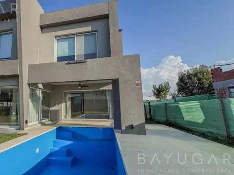 Casa 6 ambientes con 4 baños