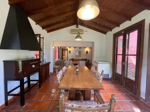 Venta Casa Quinta en Barrio "Las Delicias" - Lujan
