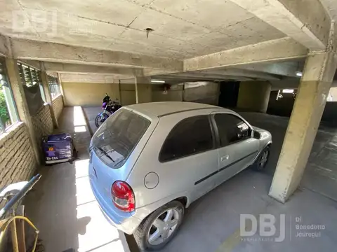 VENTA COCHERA CUBIERTA EN RECOLETA