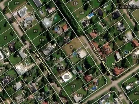 VENTA LOTE EN BARRIO PARQUE SAKURA, EXALTACION DE LA CRUZ 700