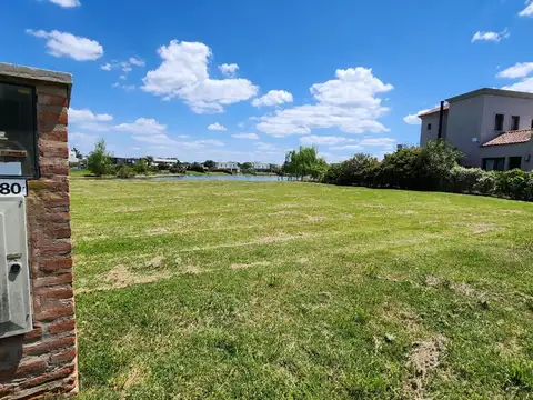 EN VENTA LOTE A LA LAGUNA  EN SAN MATÍAS ÁREA 5