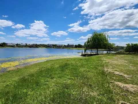 EN VENTA LOTE A LA LAGUNA  EN SAN MATÍAS ÁREA 5