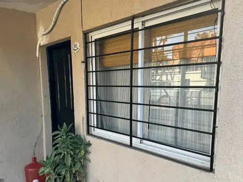 Casa 2 ambientes con 1 baño