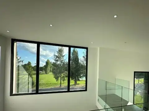 Casa 6 ambientes con 3 baños