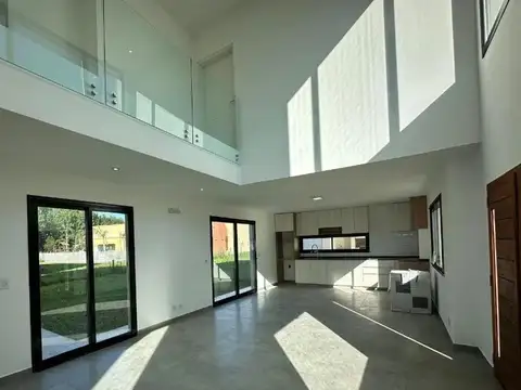 VENTA CASA 6 AMB PILETA - EL PRINCIPADO, CANNING