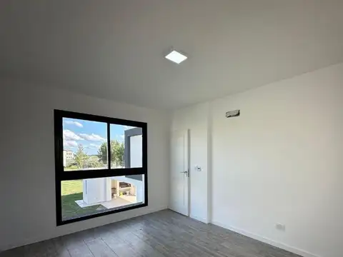 VENTA CASA 6 AMB PILETA - EL PRINCIPADO, CANNING