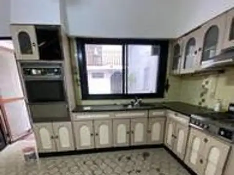 Venta PH 5 ambientes ubicado en el barrio Porteño de Barraca