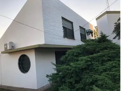 VENTA CASAQUINTA EN RANELAGH APTA CREDITO